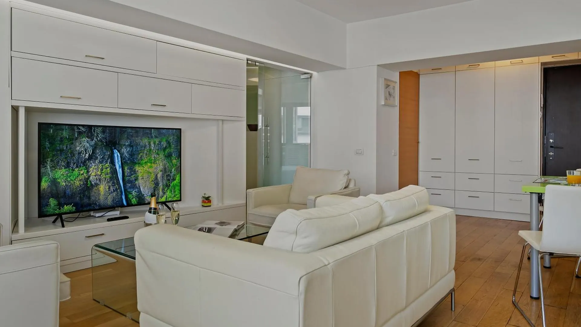 Edes Central Suite Perfect Location & Modern Bucharest