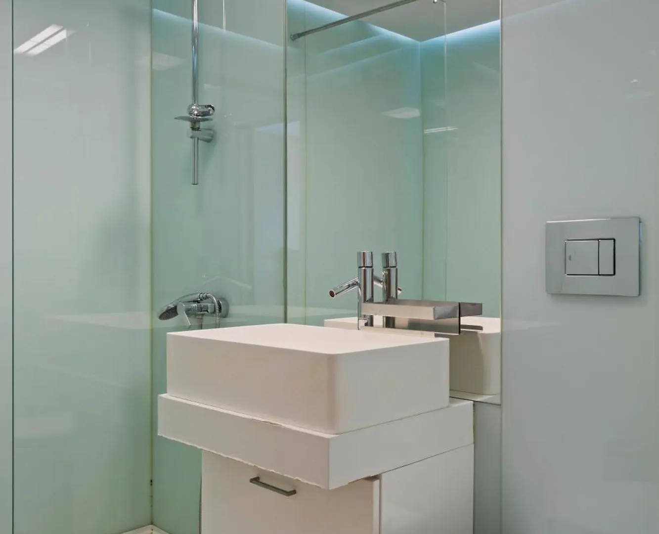 Edes Central Suite Perfect Location & Modern Bucharest Apartment