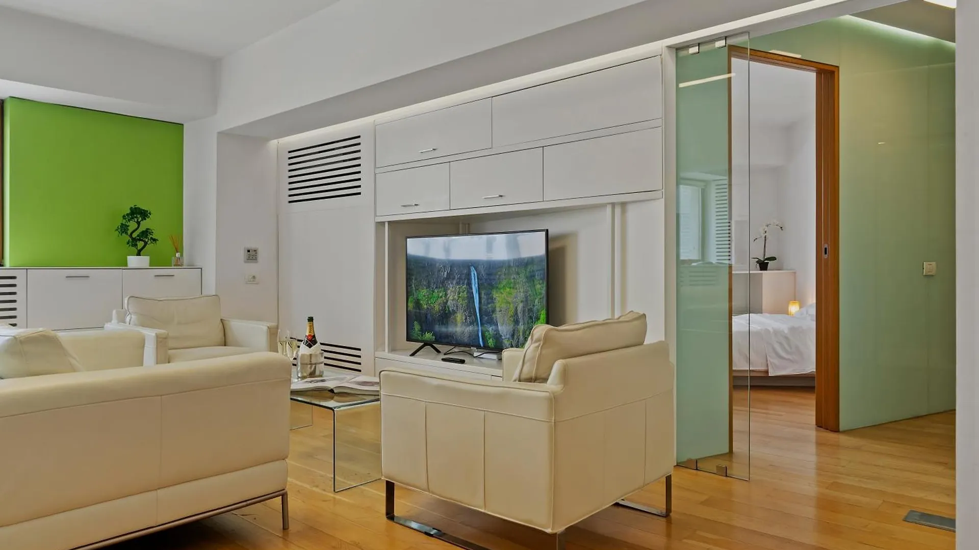 Edes Central Suite Perfect Location & Modern Bucharest 0*,