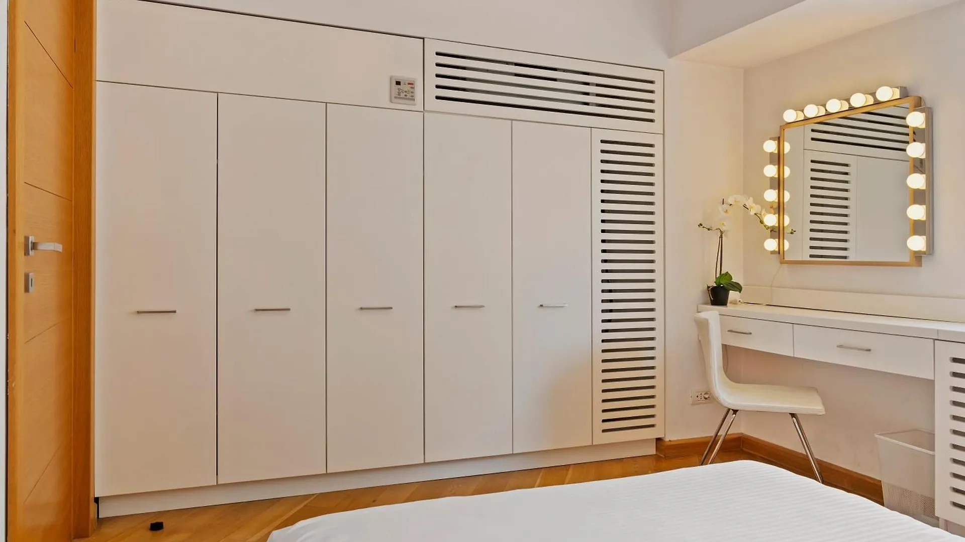 Edes Central Suite Perfect Location & Modern Bucharest 0*,  Romania